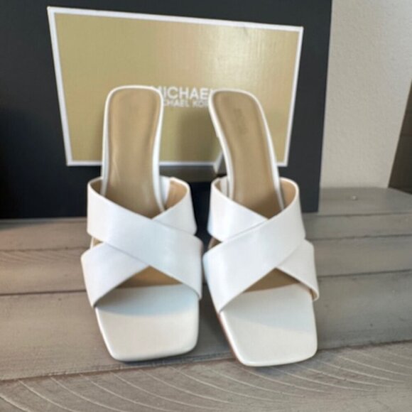 - Michael Kors Clara Sandal - NEW Never Worn - Picture 6 of 7